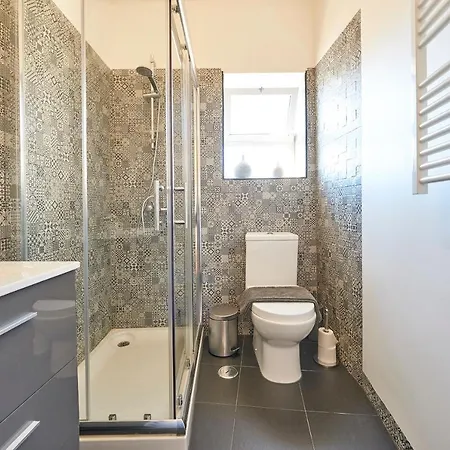 Terrace With River View Διαμέρισμα *