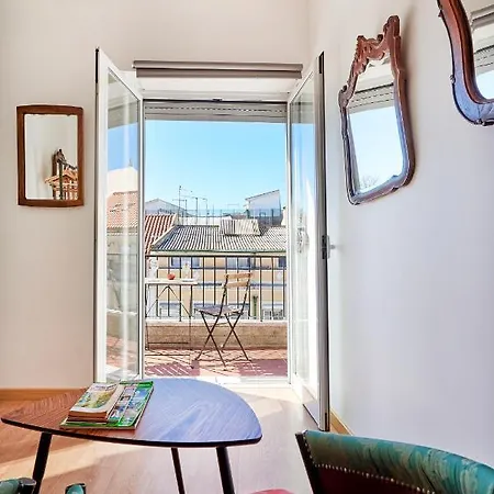 Apartment Terrace With River View